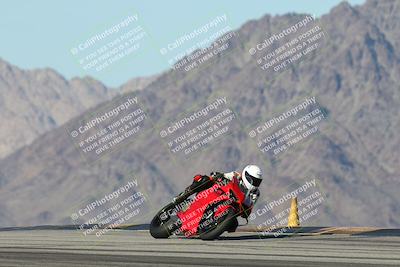 media/Dec-01-2025-Moto Forza (Mon) [[2daa91e15f]]/1-Advanced Group/Session 4 Turn 9/